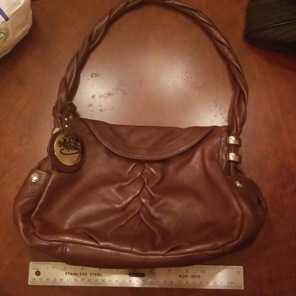 B. Makowsky shoulder bag
